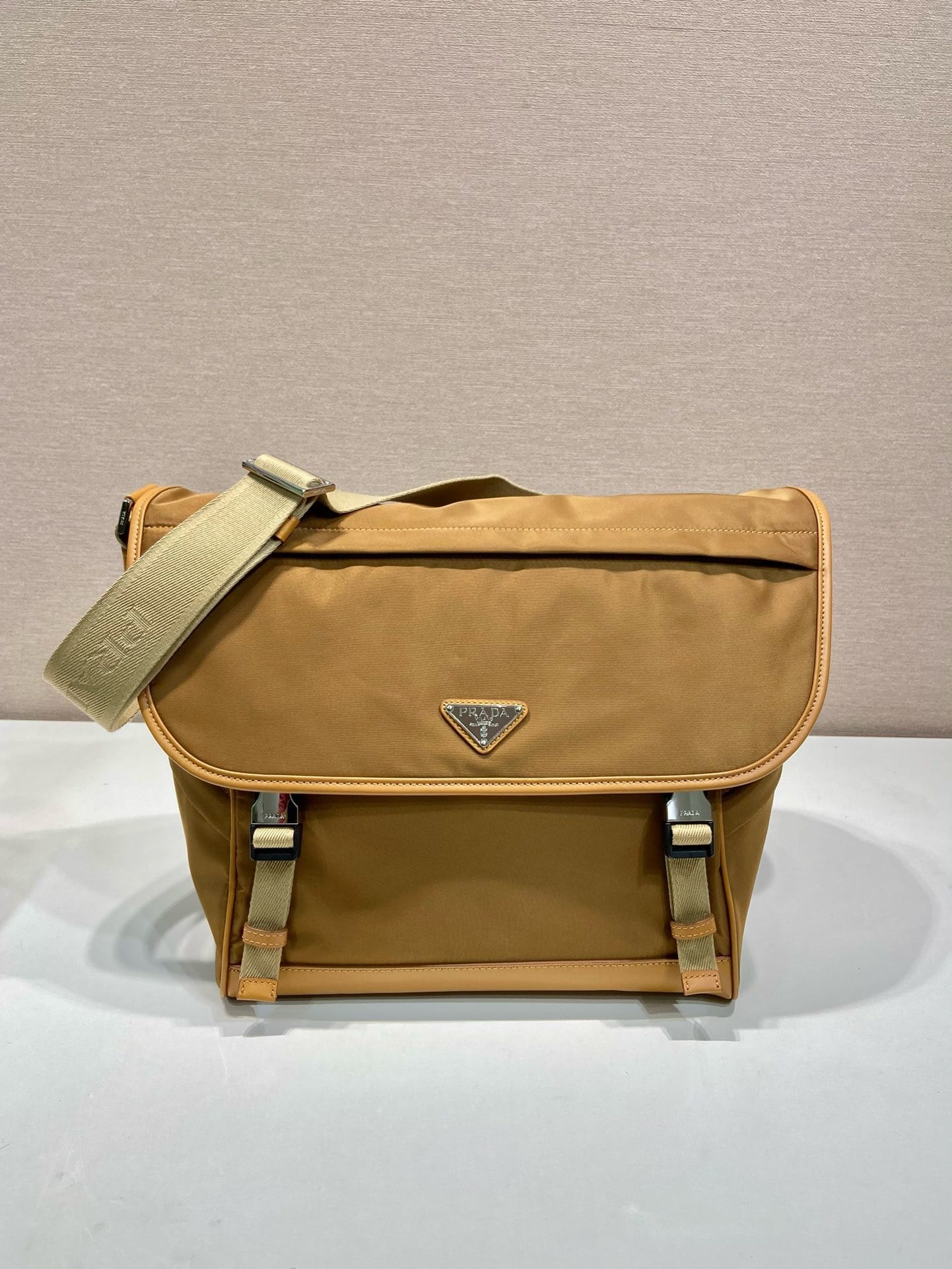 Re-nylon Messenger Prada 2VD052.2