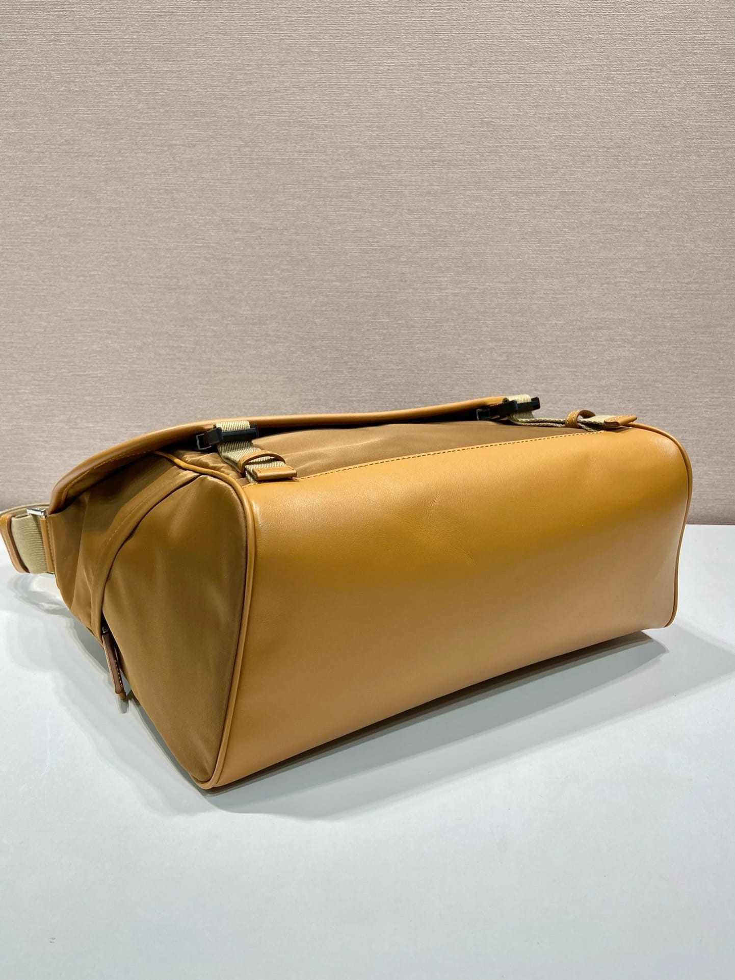 Re-nylon Messenger Prada 2VD052.2