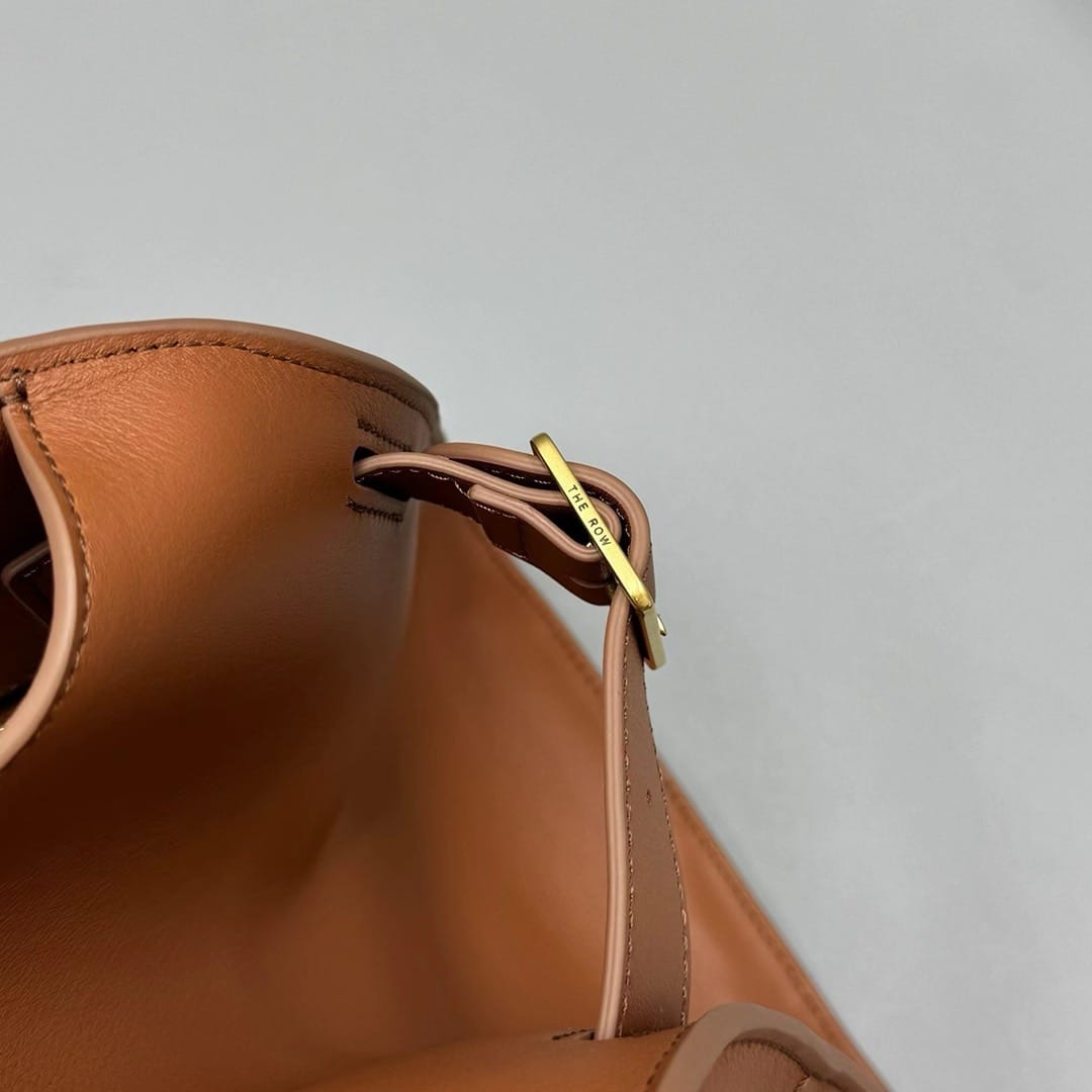 EW Margaux The Row E688158.3