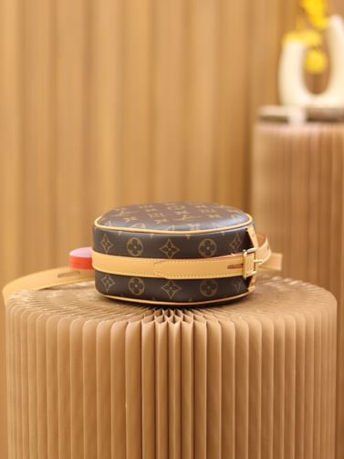 Boite chapeau souple Louis Vuitton M45149