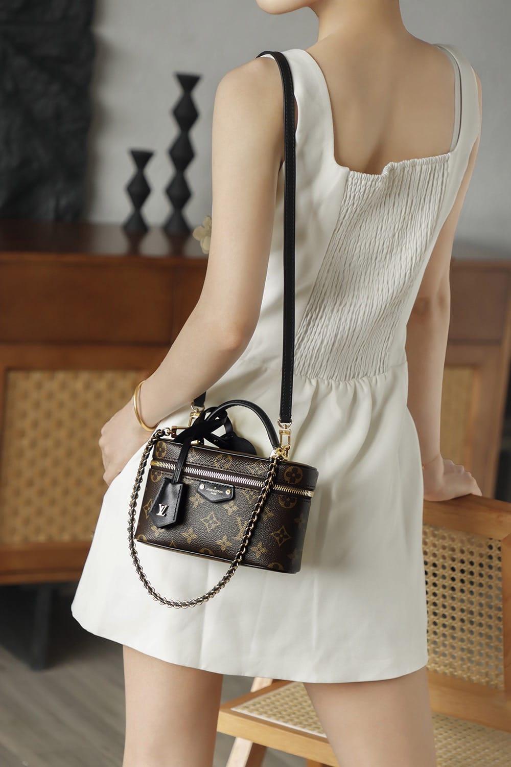 Vanity chain pouch Louis Vuitton M47125