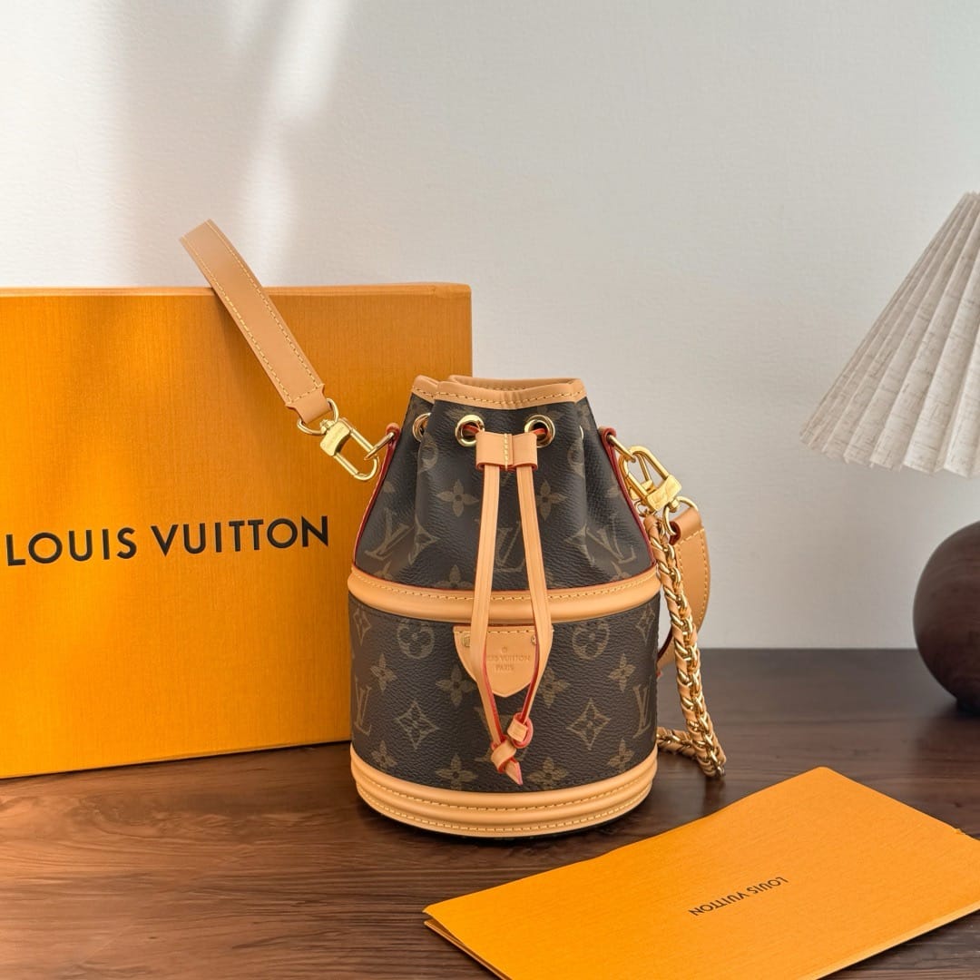 Canoé Louis Vuitton M83481