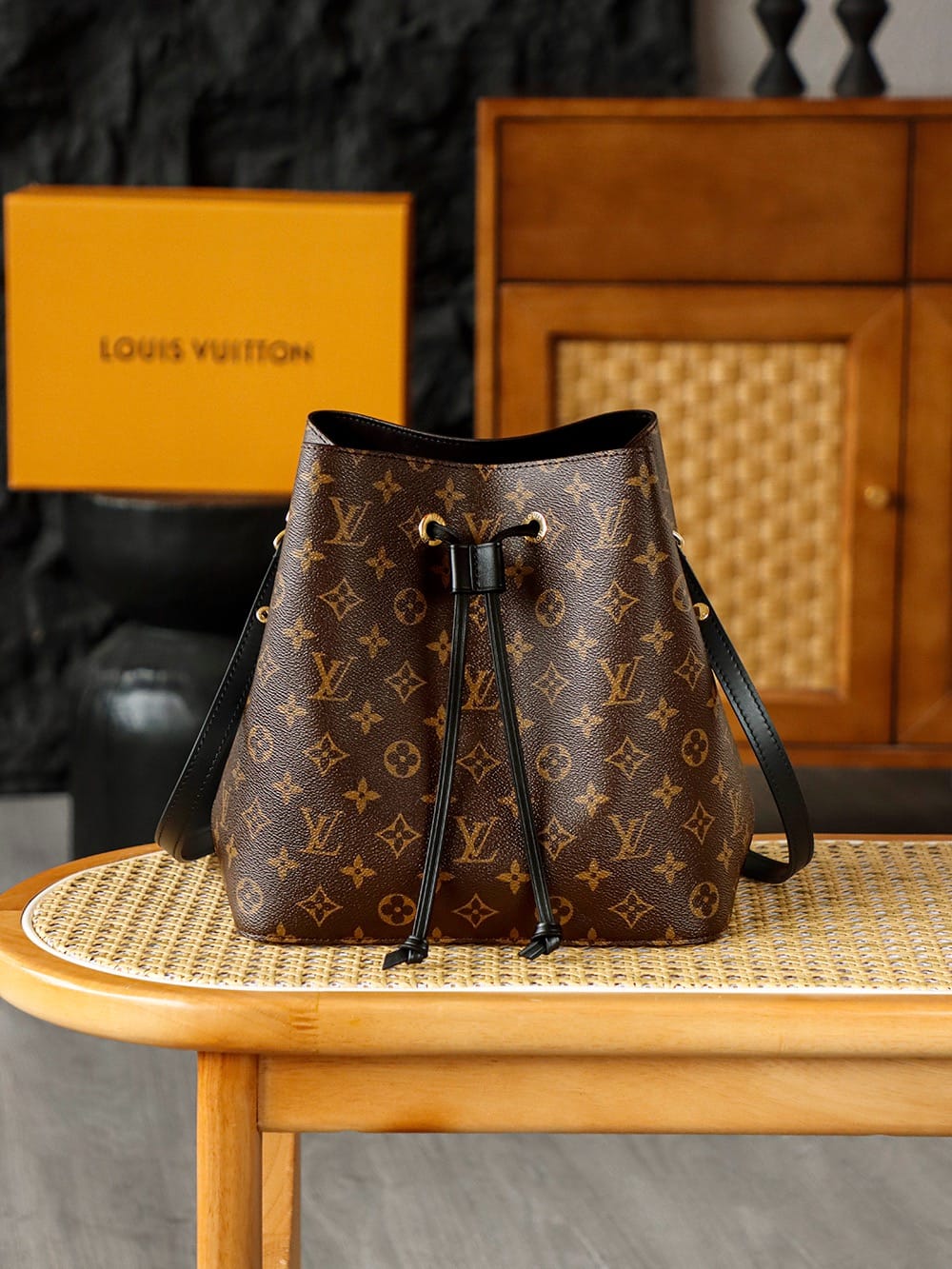 Neo Noe Louis Vuitton M44020