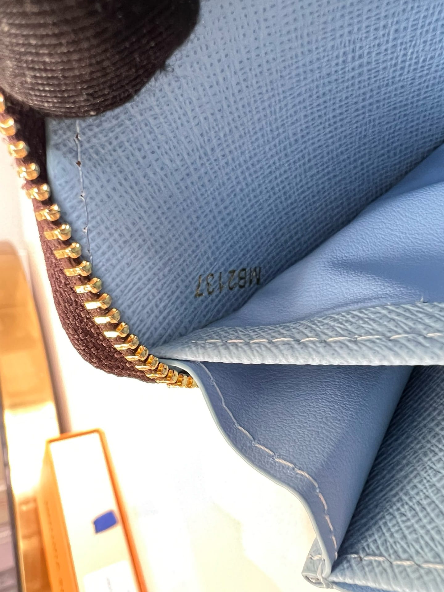 Zippy Louis Vuitton M83690