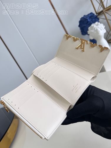 Capucines Louis Vuitton M82835