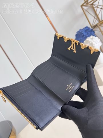 Capucines Louis Vuitton M82764