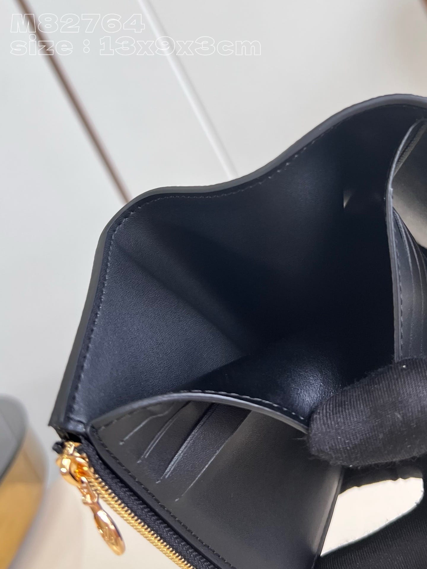 Capucines Louis Vuitton M82764