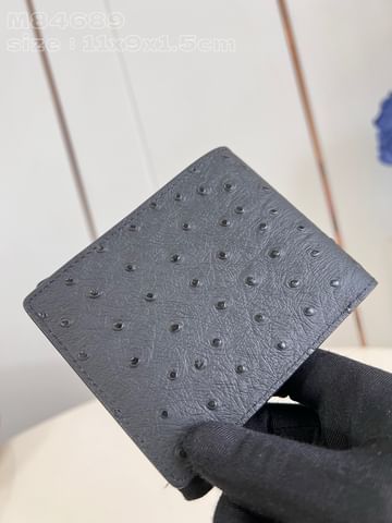 Multiple Louis Vuitton M84689