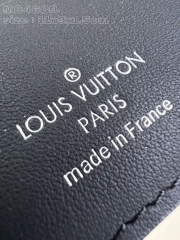 Multiple Louis Vuitton M84689