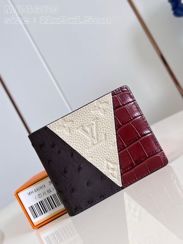 Multiple Louis Vuitton M84689.1