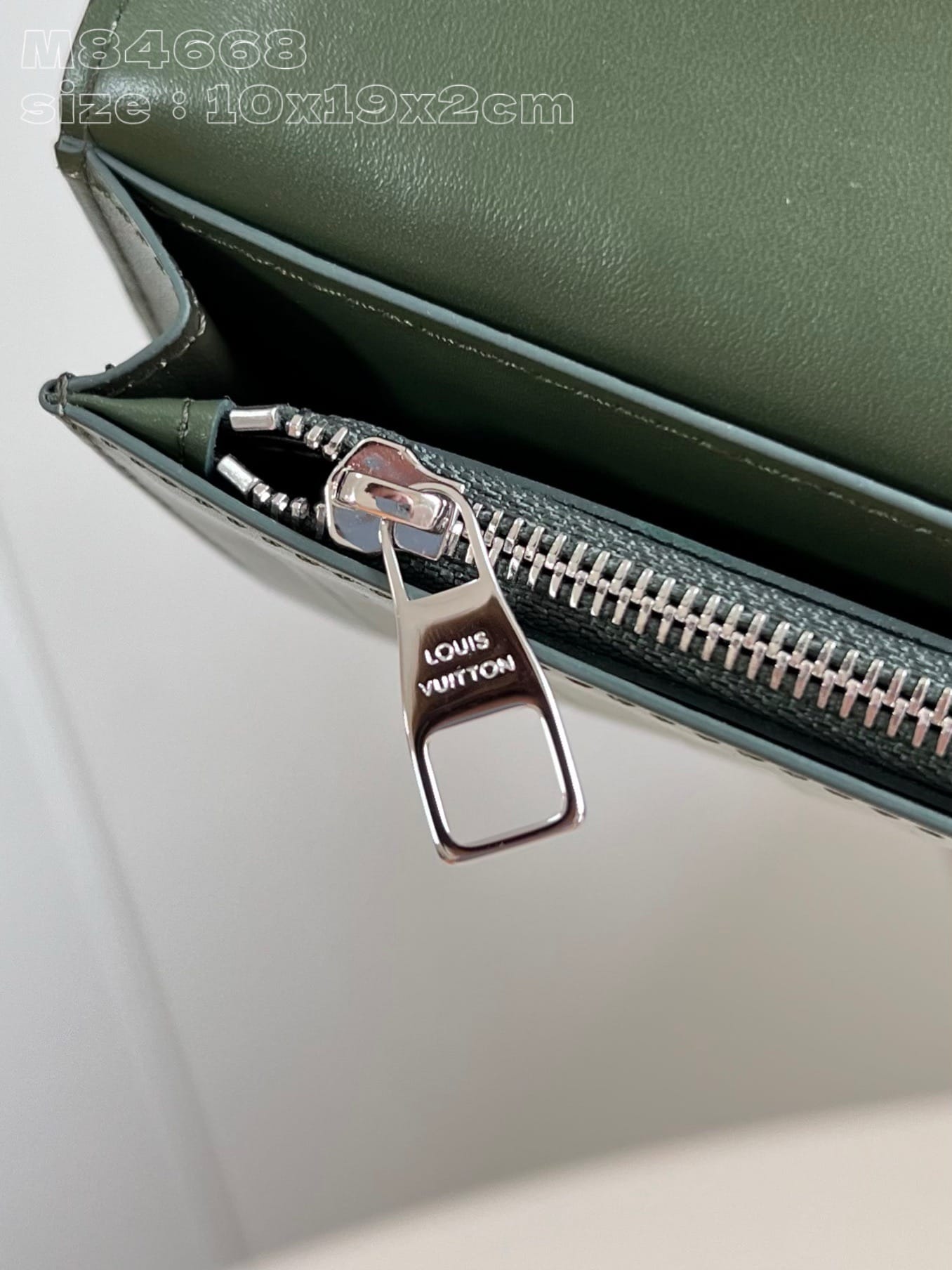 Brazza Louis Vuitton M84668.1