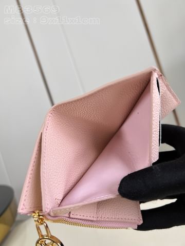 Circle Louis Vuitton M83569