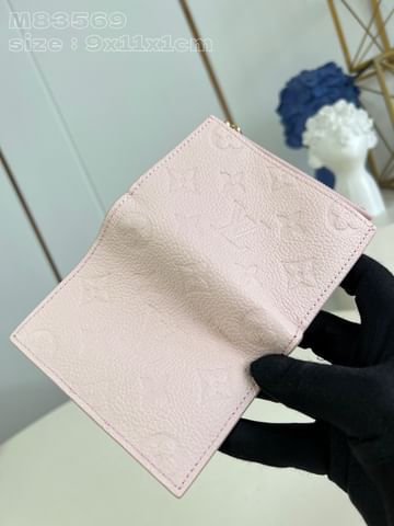 Circle Louis Vuitton M83569