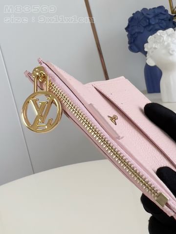 Circle Louis Vuitton M83569