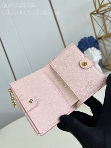 Circle Louis Vuitton M83569