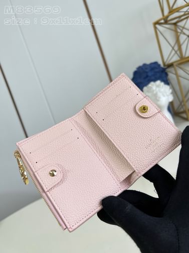 Circle Louis Vuitton M83569