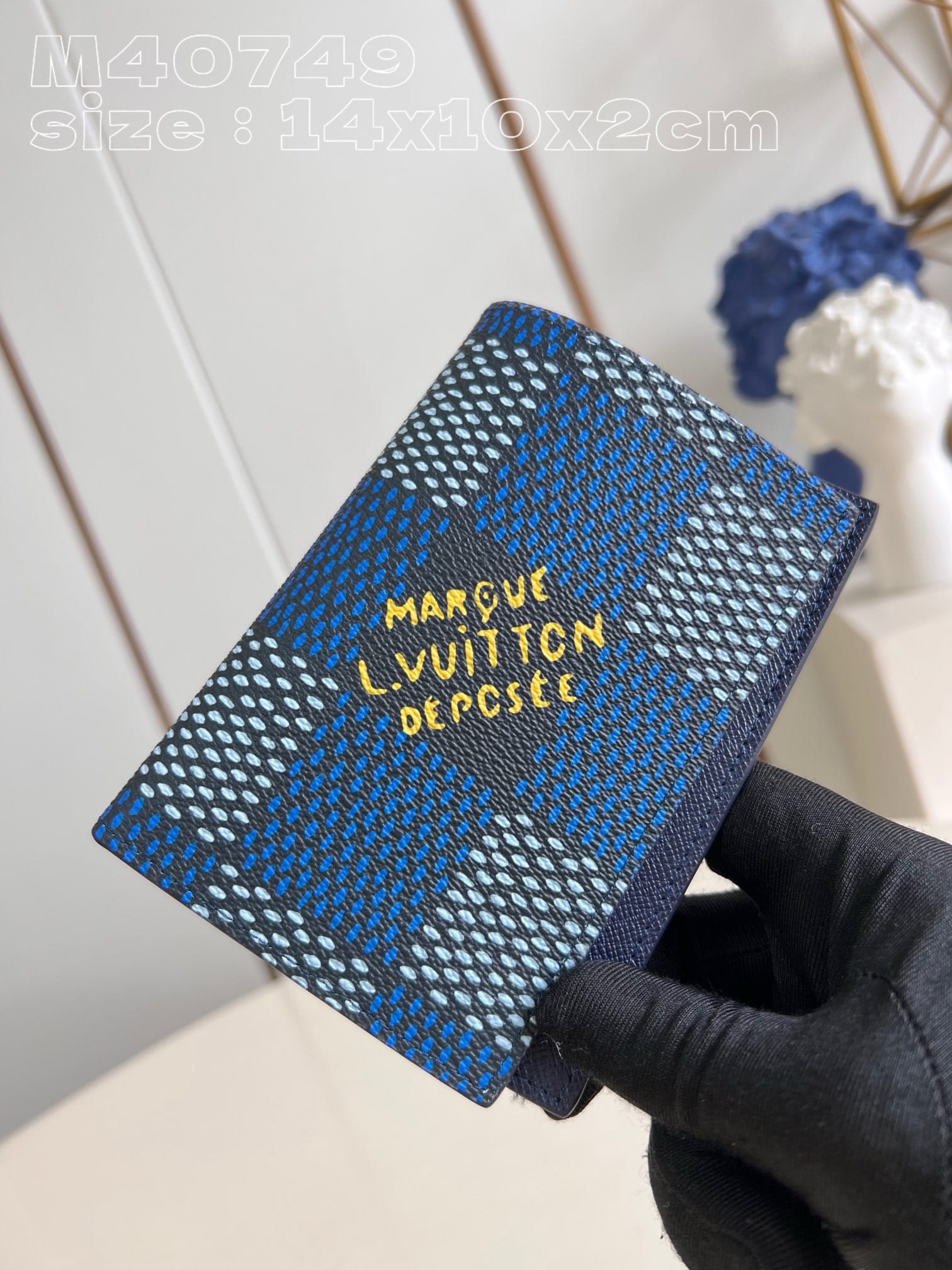 Passport Holder Louis Vuitton M40749.1