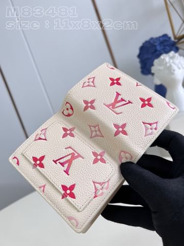 Lou Louis Vuitton M83481