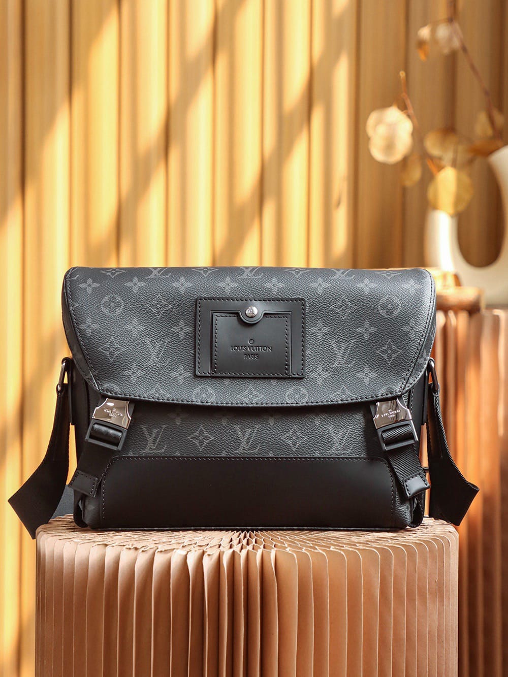 Voyager Louis Vuitton M40511