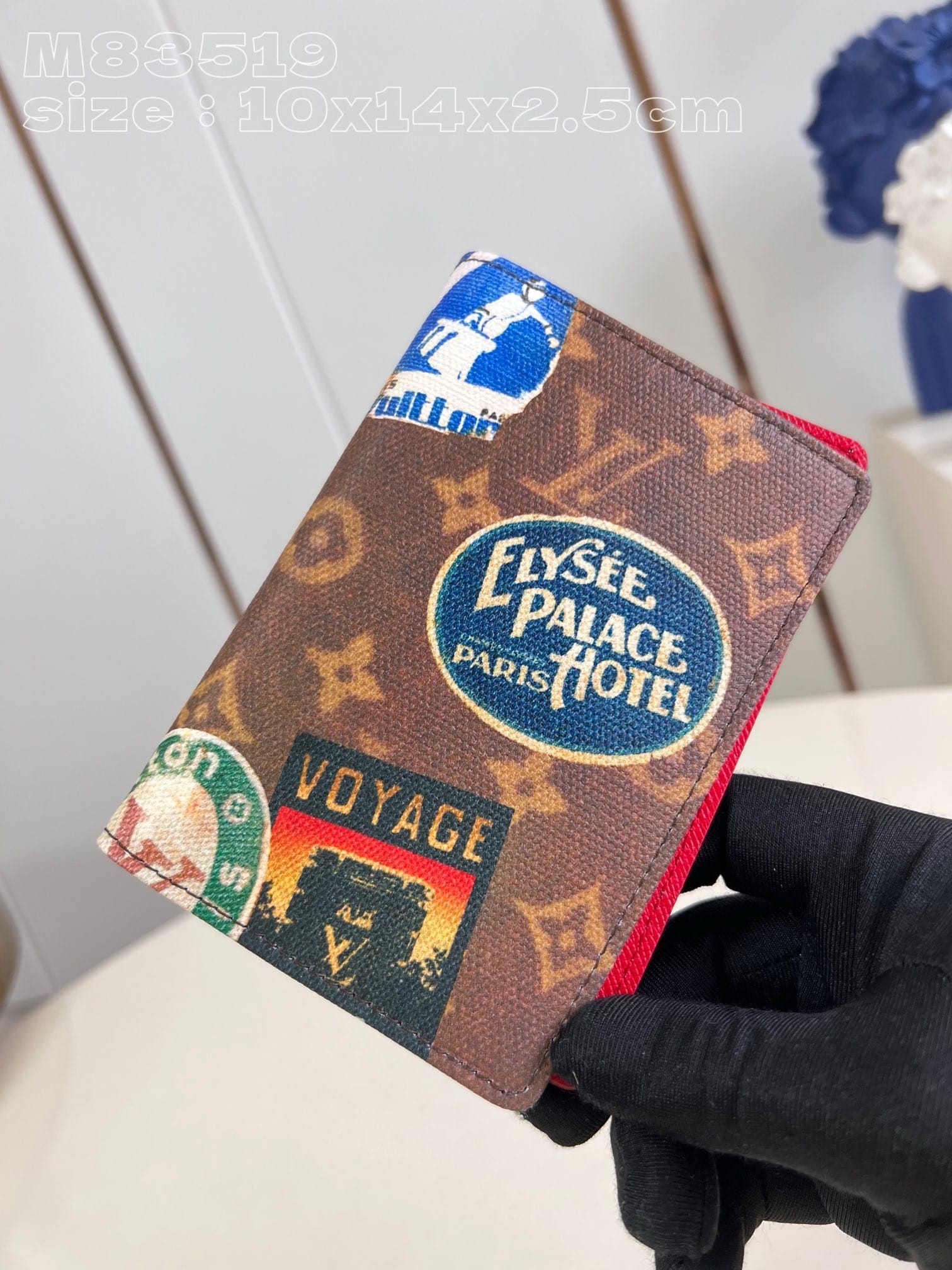 Passport Holder Louis Vuitton M83519