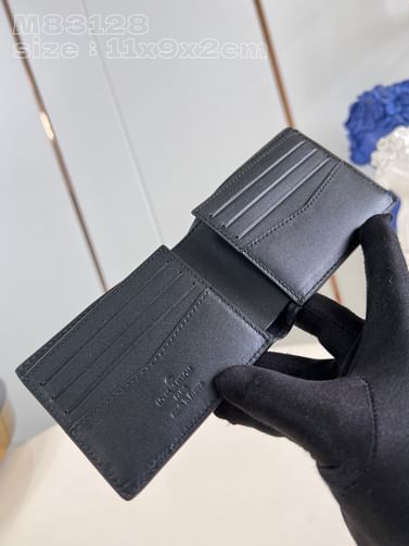 Slender Louis Vuitton M83128