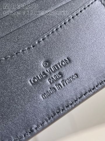 Slender Louis Vuitton M83128