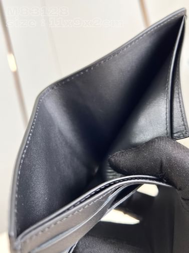 Slender Louis Vuitton M83128