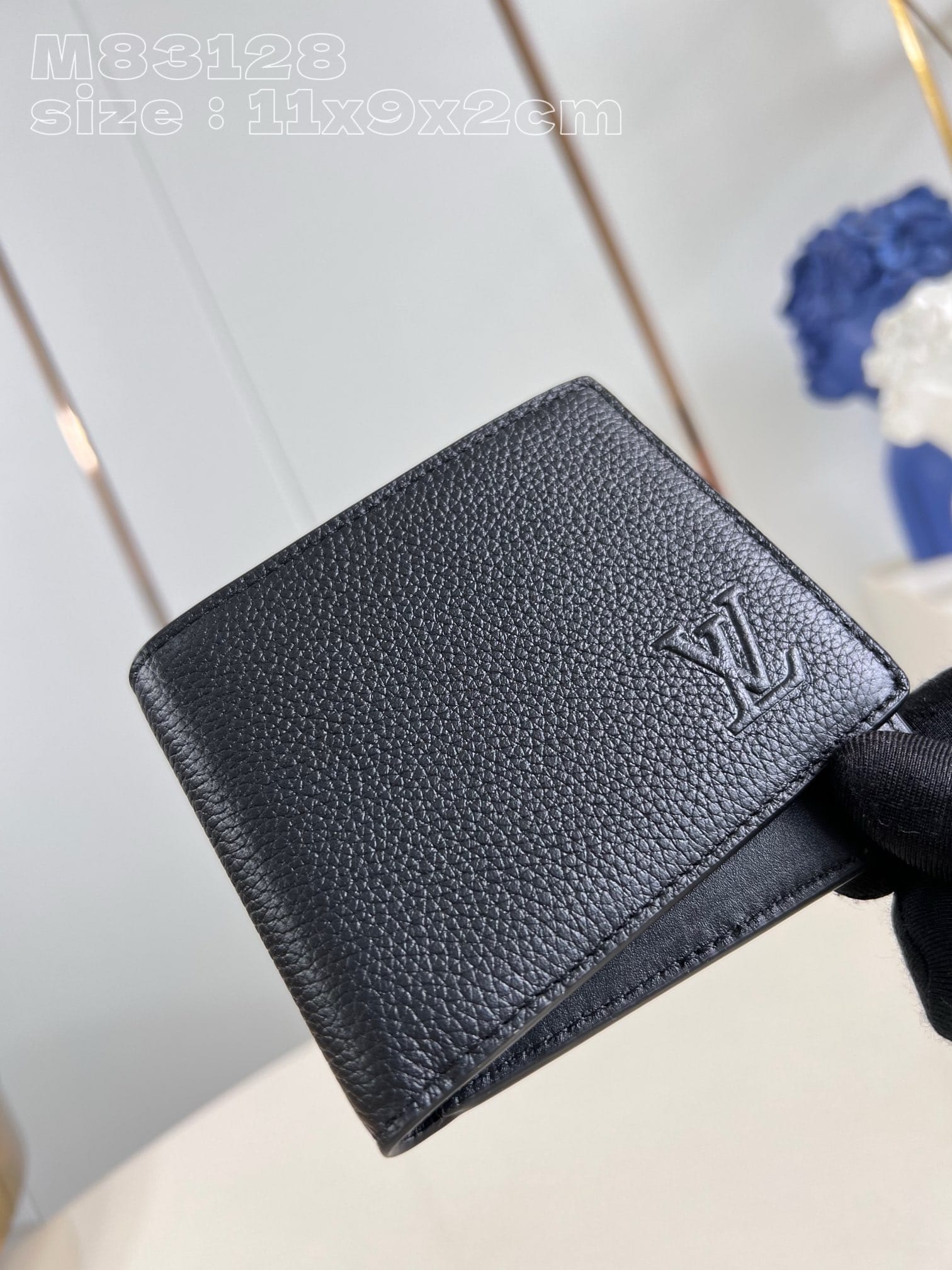 Slender Louis Vuitton M83128