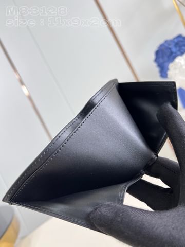 Slender Louis Vuitton M83128