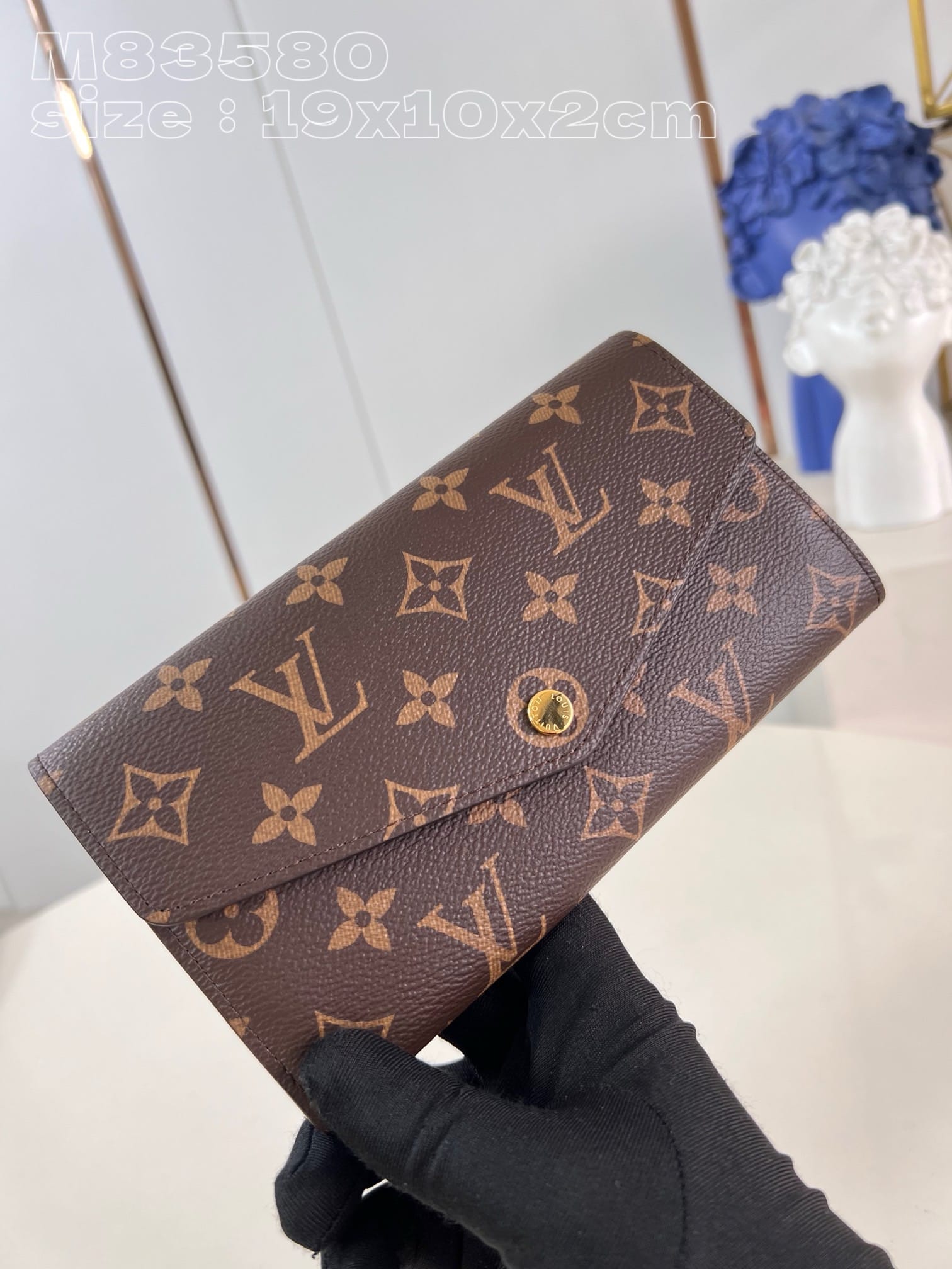 Sarah Louis Vuitton M83580