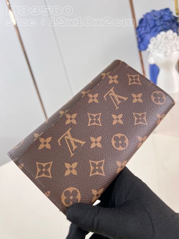 Sarah Louis Vuitton M83580