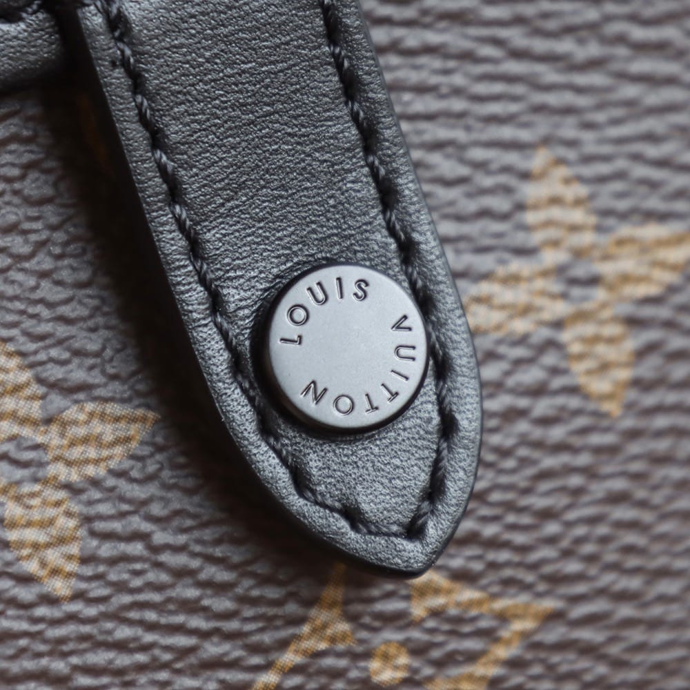 Christopher Louis Vuitton M69404