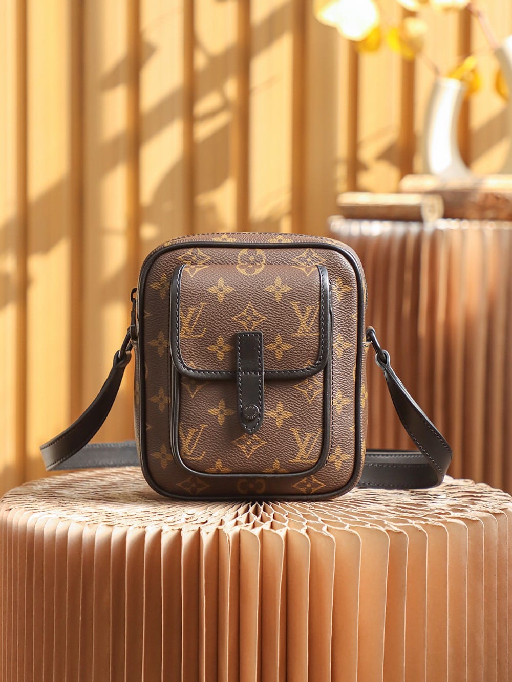 Christopher Louis Vuitton M69404