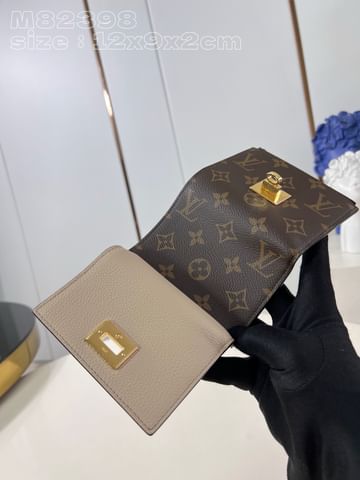 On My Side Louis Vuitton M82398