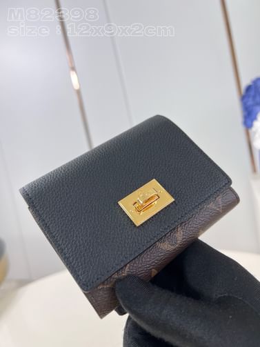 On My Side Louis Vuitton M82398.1