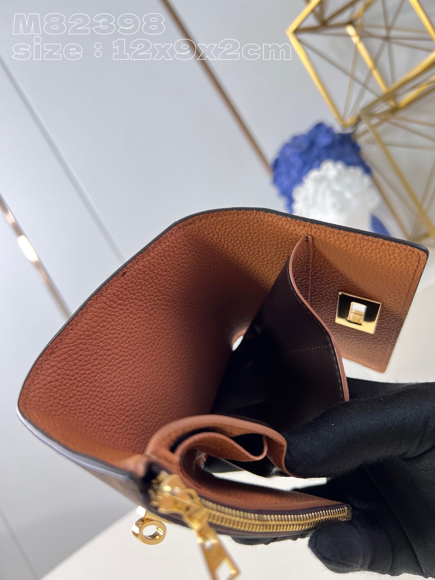 On My Side Louis Vuitton M82398.1