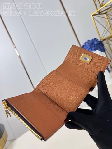 On My Side Louis Vuitton M82398.1