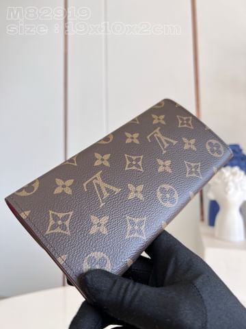 Emilie Louis Vuitton M82919.1