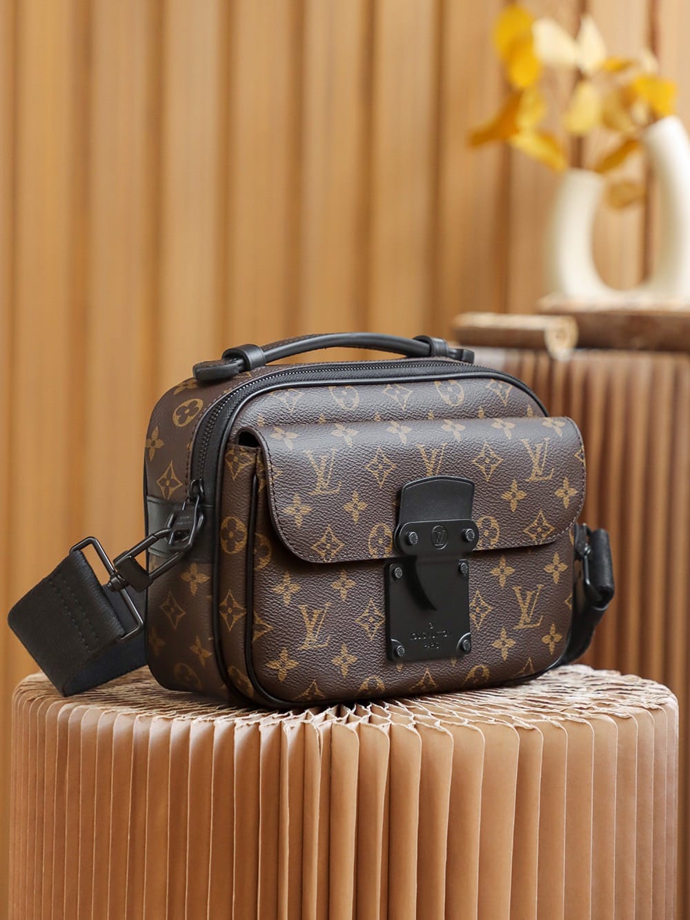S Lock Louis Vuitton M45806