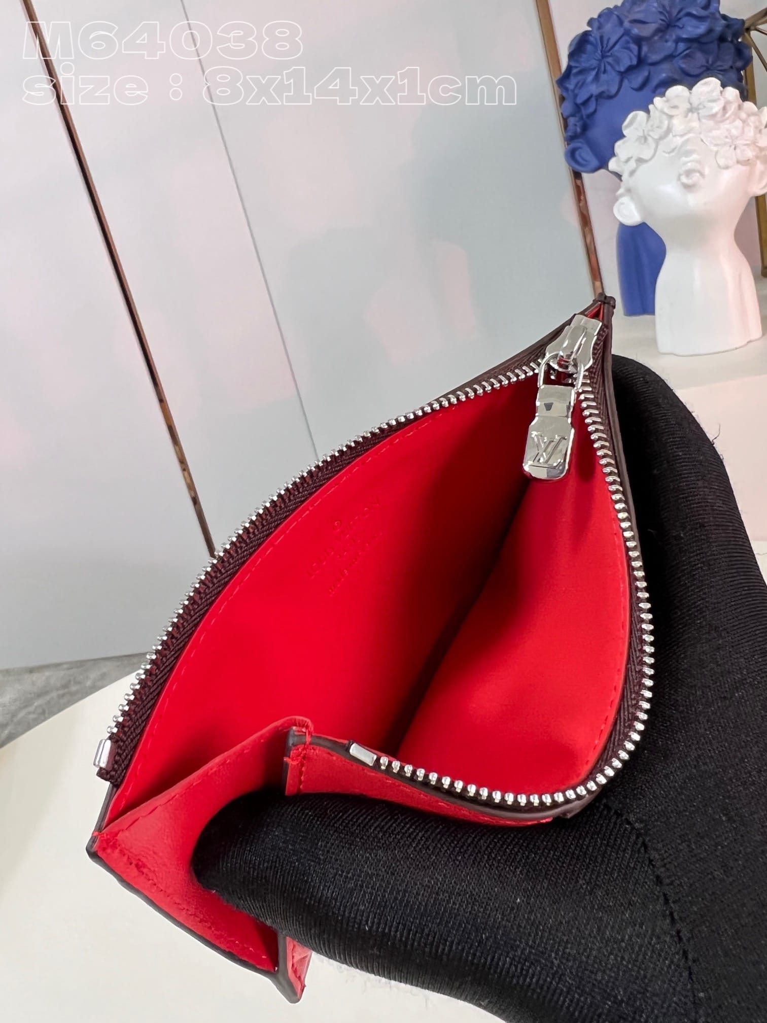 Coin Louis Vuitton M64038.3