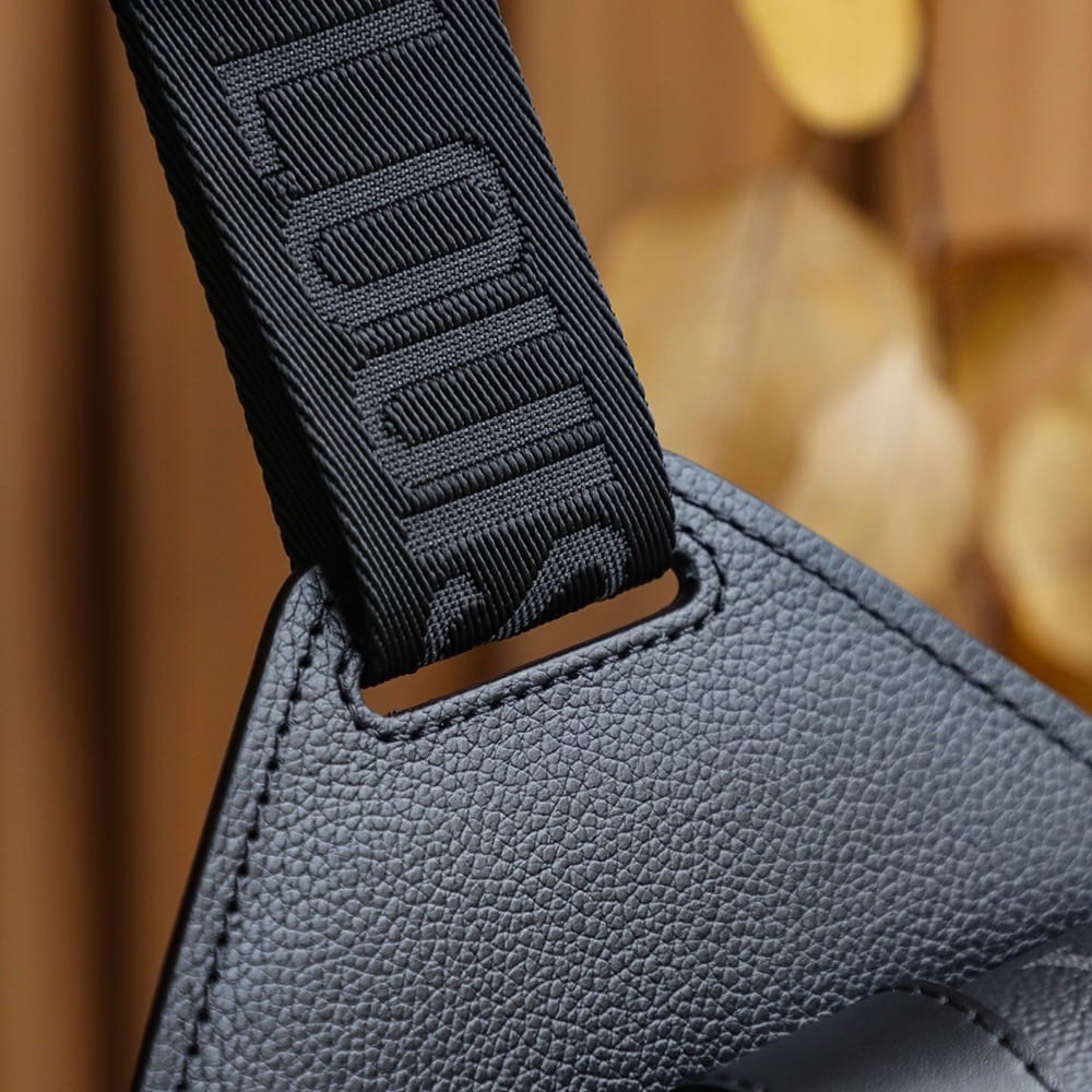 Saumur Louis Vuitton M45912