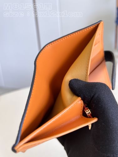 Capucines Louis Vuitton M82461.2