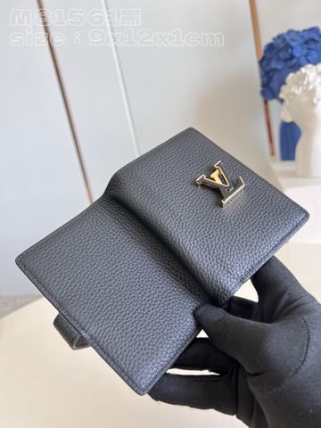 Capucines Louis Vuitton M82461.2
