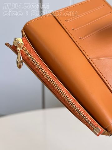 Capucines Louis Vuitton M82461.2