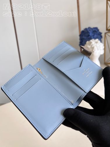 Capucines Louis Vuitton M82461.3