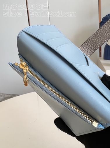 Capucines Louis Vuitton M82461.3