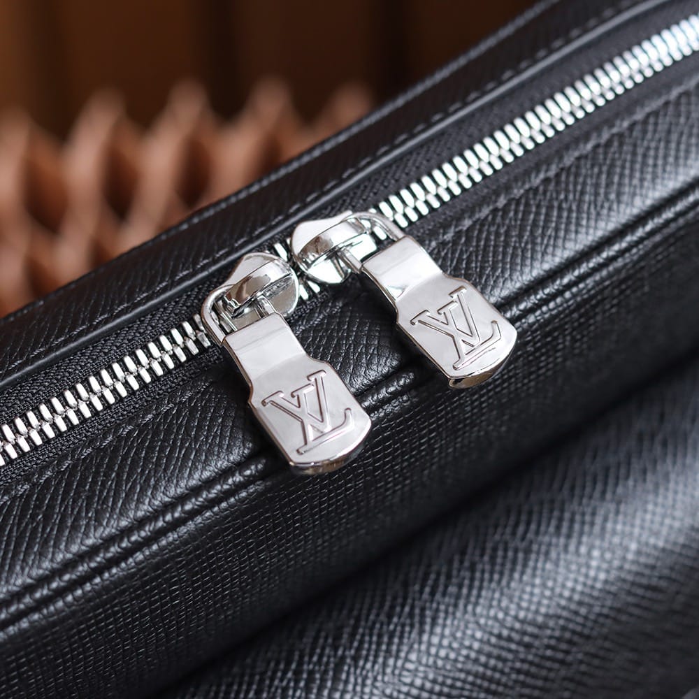 OutDoor Louis Vuitton M30233