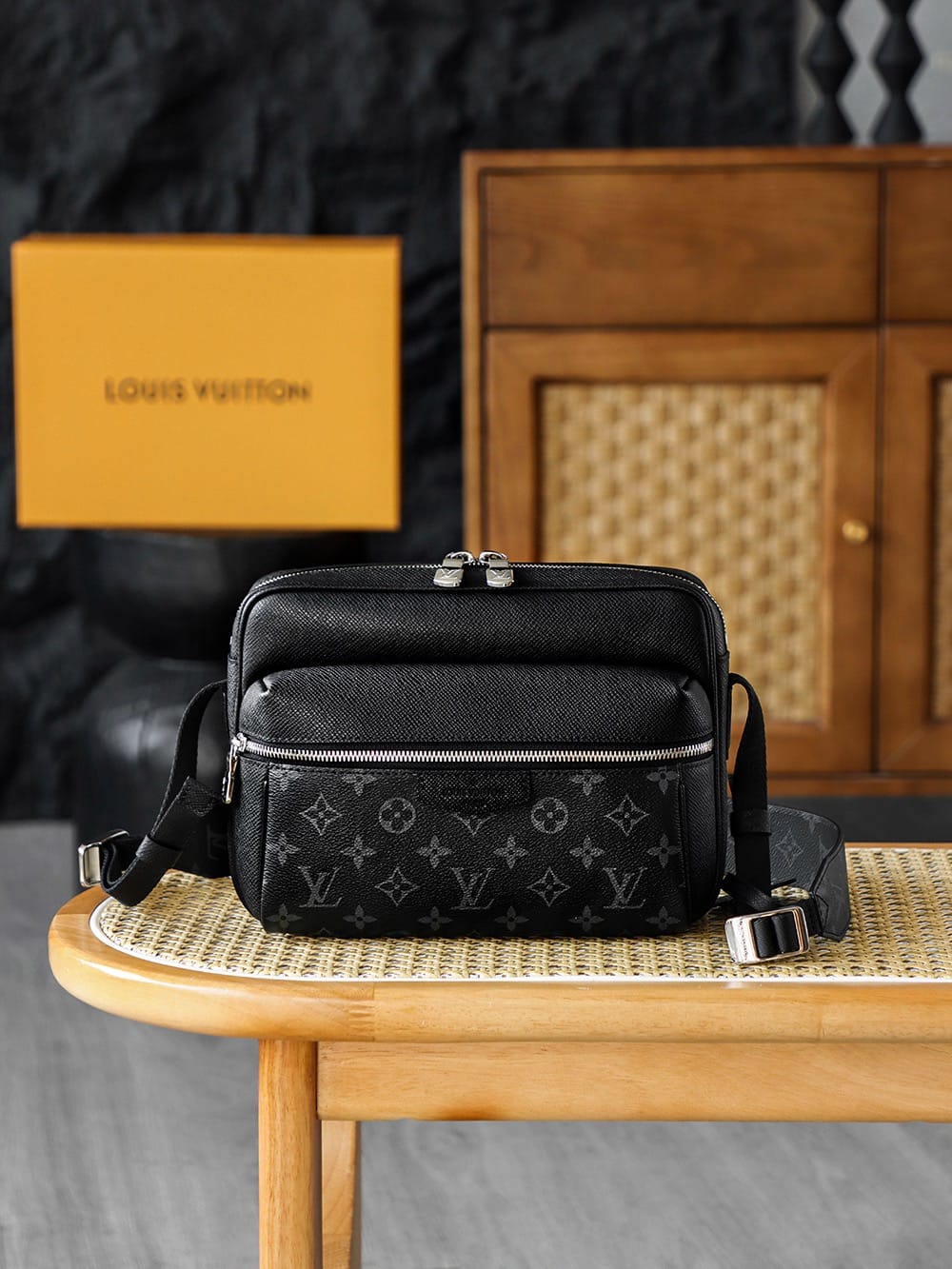 OutDoor Louis Vuitton M30233