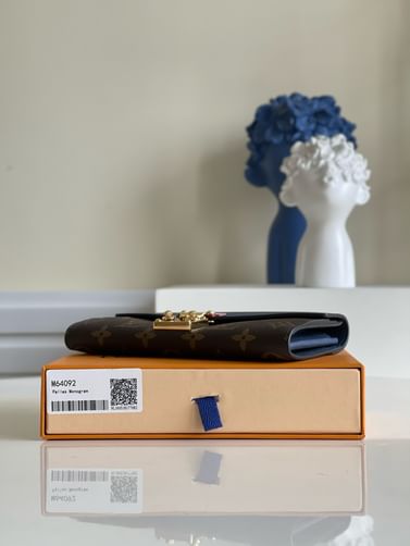 Pallas Louis Vuitton M64092