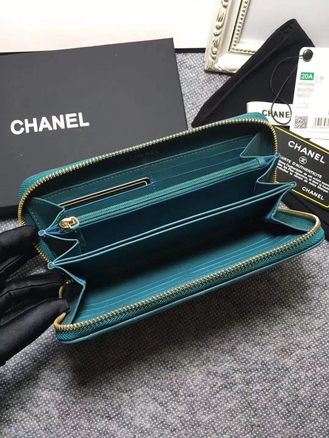 19K Chanel A0956.4